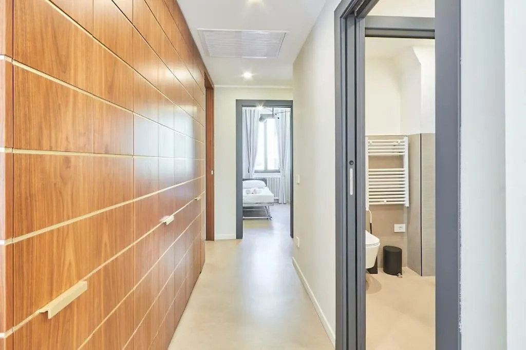 Easylife - Luxury Design Apartment With Jacuzzi ミラノ