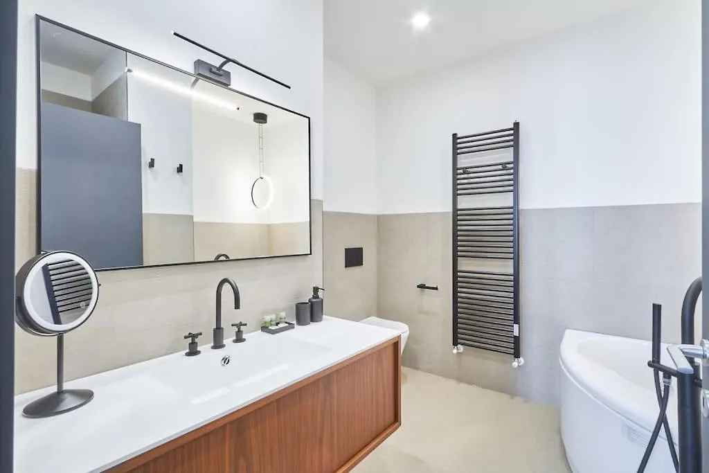 Easylife - Luxury Design Apartment With Jacuzzi ミラノ