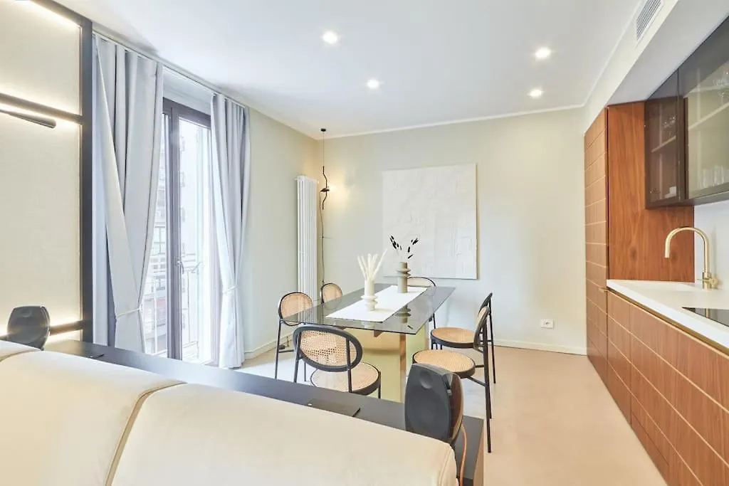 Easylife - Luxury Design Apartment With Jacuzzi ミラノ イタリア