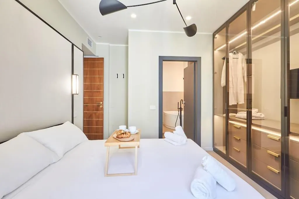 Easylife - Luxury Design Apartment With Jacuzzi ミラノ