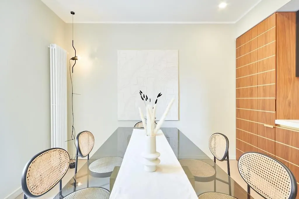 Easylife - Luxury Design Apartment With Jacuzzi ミラノ