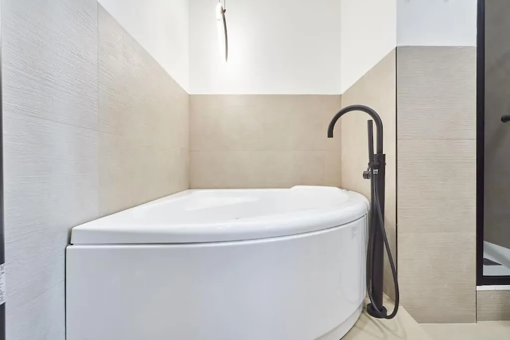 Easylife - Luxury Design Apartment With Jacuzzi ミラノ