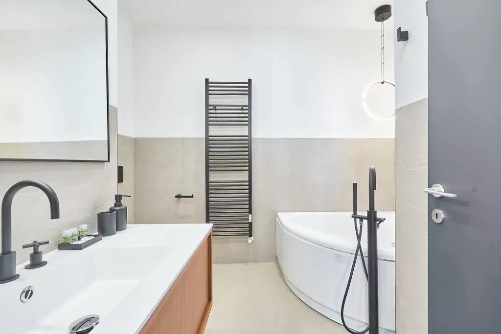 Easylife - Luxury Design Apartment With Jacuzzi ミラノ イタリア