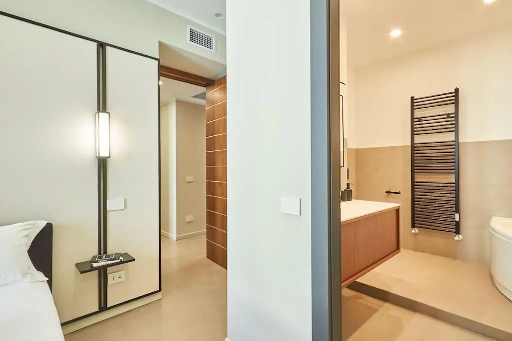 Easylife - Luxury Design Apartment With Jacuzzi ミラノ 0*,  イタリア
