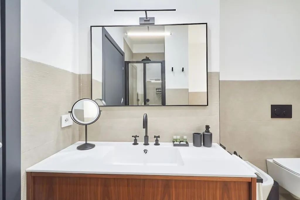 Easylife - Luxury Design Apartment With Jacuzzi ミラノ