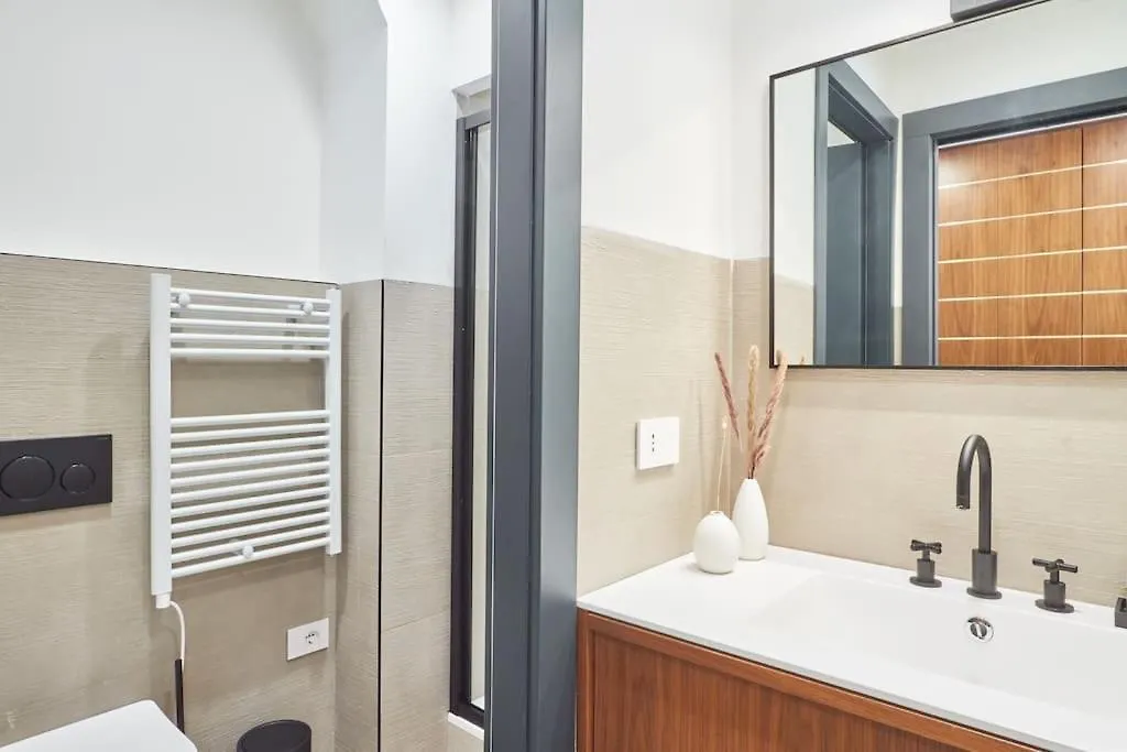 Easylife - Luxury Design Apartment With Jacuzzi ミラノ